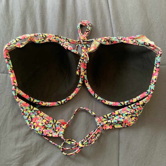 5/$25 NWOT VS bikini top - Picture 2 of 3